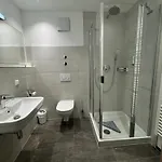 מלון Kueffner Hof 3*